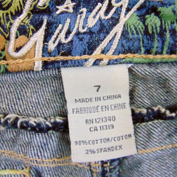 Garage Distressed Denim Capri - Size 7 - Picture 4 of 4